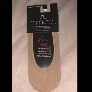 Ultra low foot liner